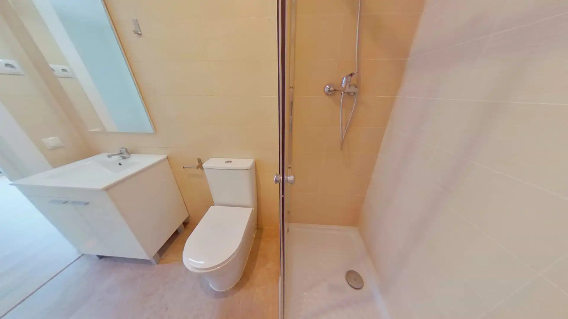 Bathroom of Study for sale in Terrassa  with Parquet flooring