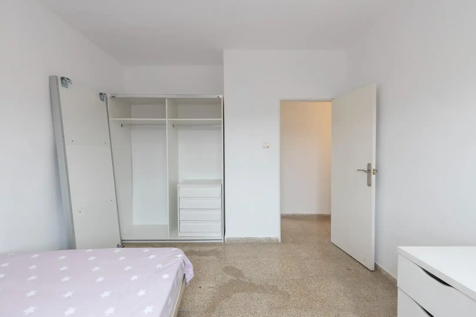 Habitación de Piso en venta en Granada con Terraza y Balcón