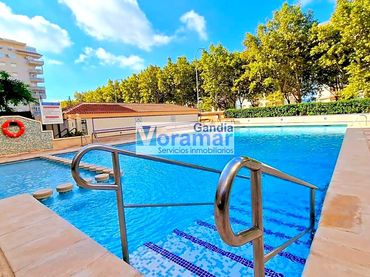 Apartament amb piscina en venda a Plaça de la Rosa dels Vents