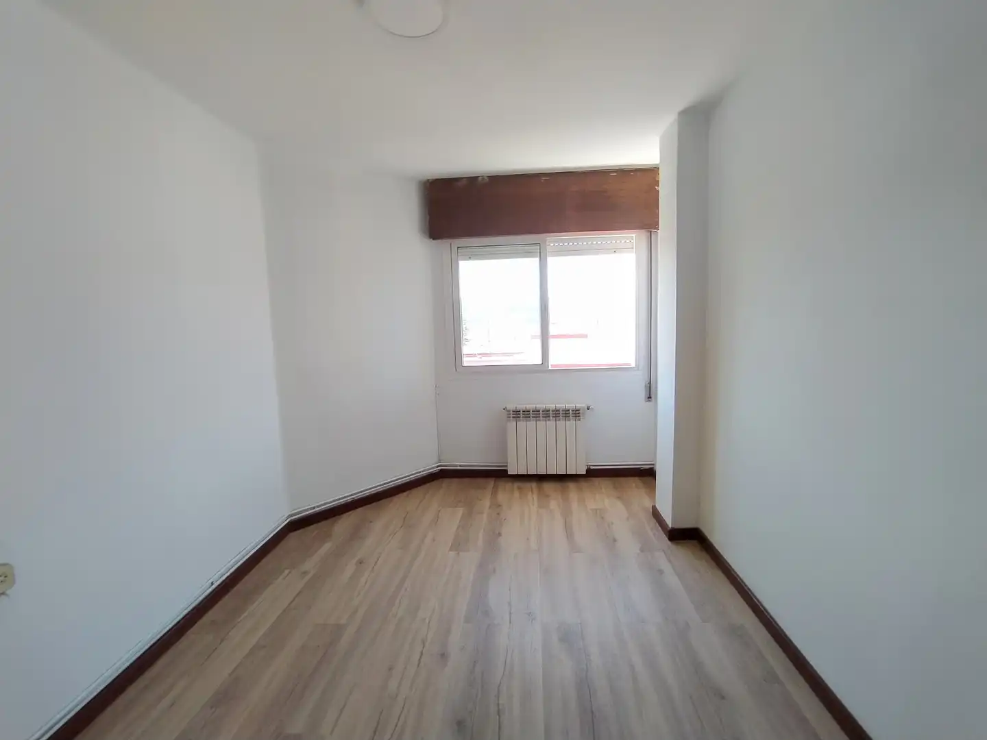 Schlafzimmer von Wohnung zum Verkauf in Vigo  mit Heizung, Parkett und Möbliert