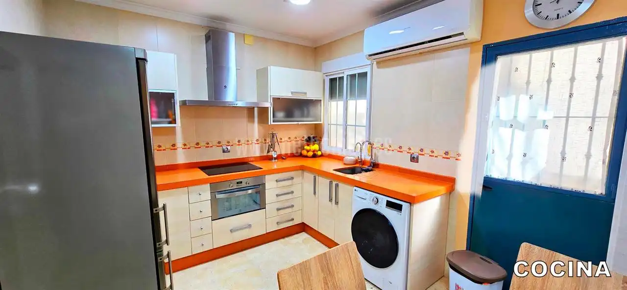 Kitchen of Ground floor for rent in Málaga