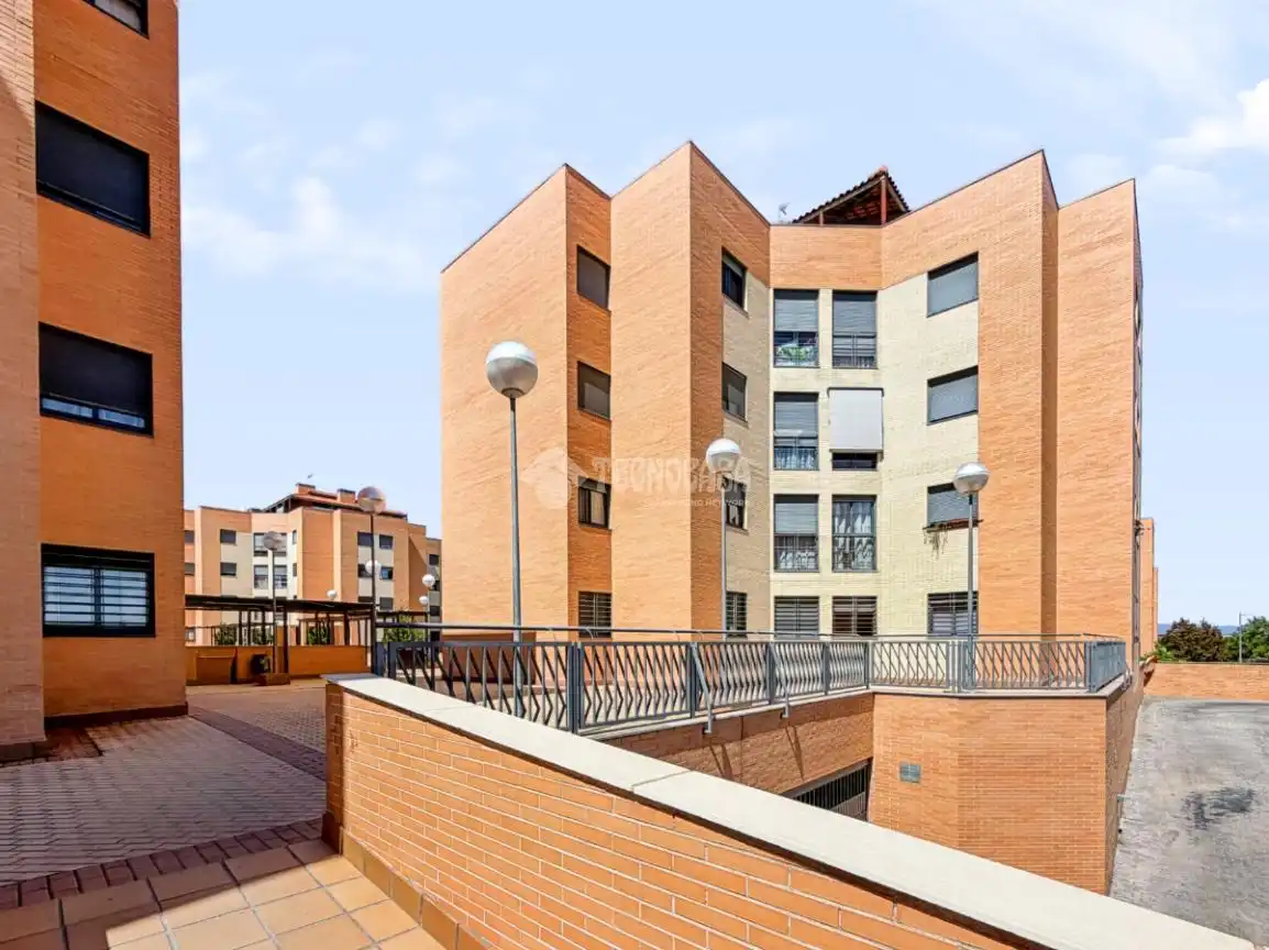 Vista exterior de Piso en venta en Navalcarnero con Calefacción, Parquet y Trastero