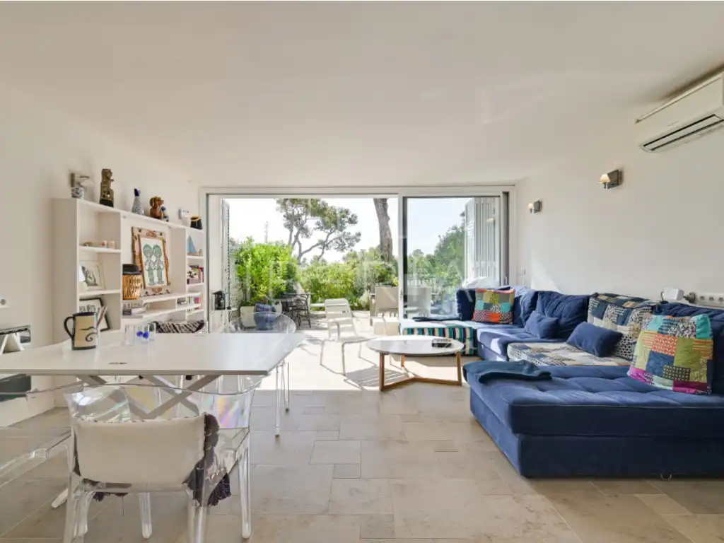 Wohnzimmer von Wohnungen zum Verkauf in Calonge i Sant Antoni mit Klimaanlage, Privatgarten und Terrasse