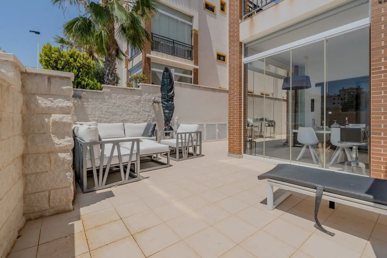 Ground floor with pool for sale in Carrer C. Carcaixent 17, imagen 3