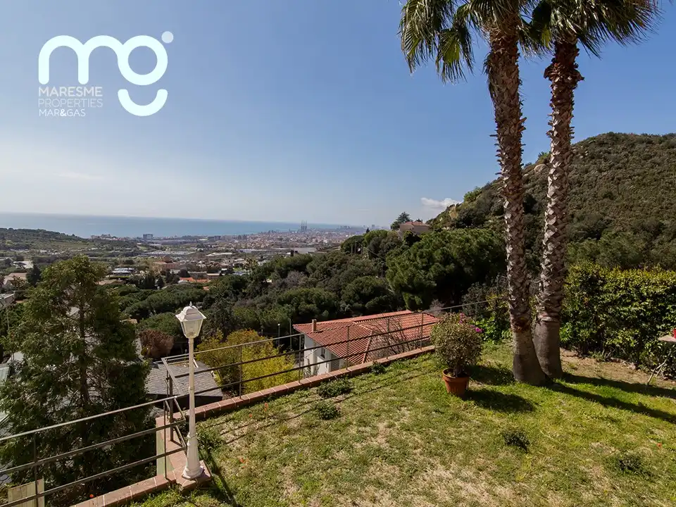 Vista exterior de Casa o chalet en venta en Tiana con Aire acondicionado, Calefacción y Jardín privado