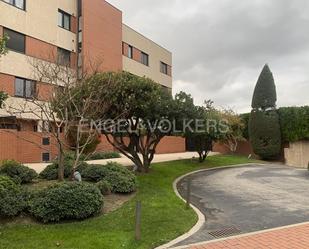 Vista exterior de Apartament de lloguer en Pozuelo de Alarcón amb Aire condicionat, Jardí privat i Terrassa