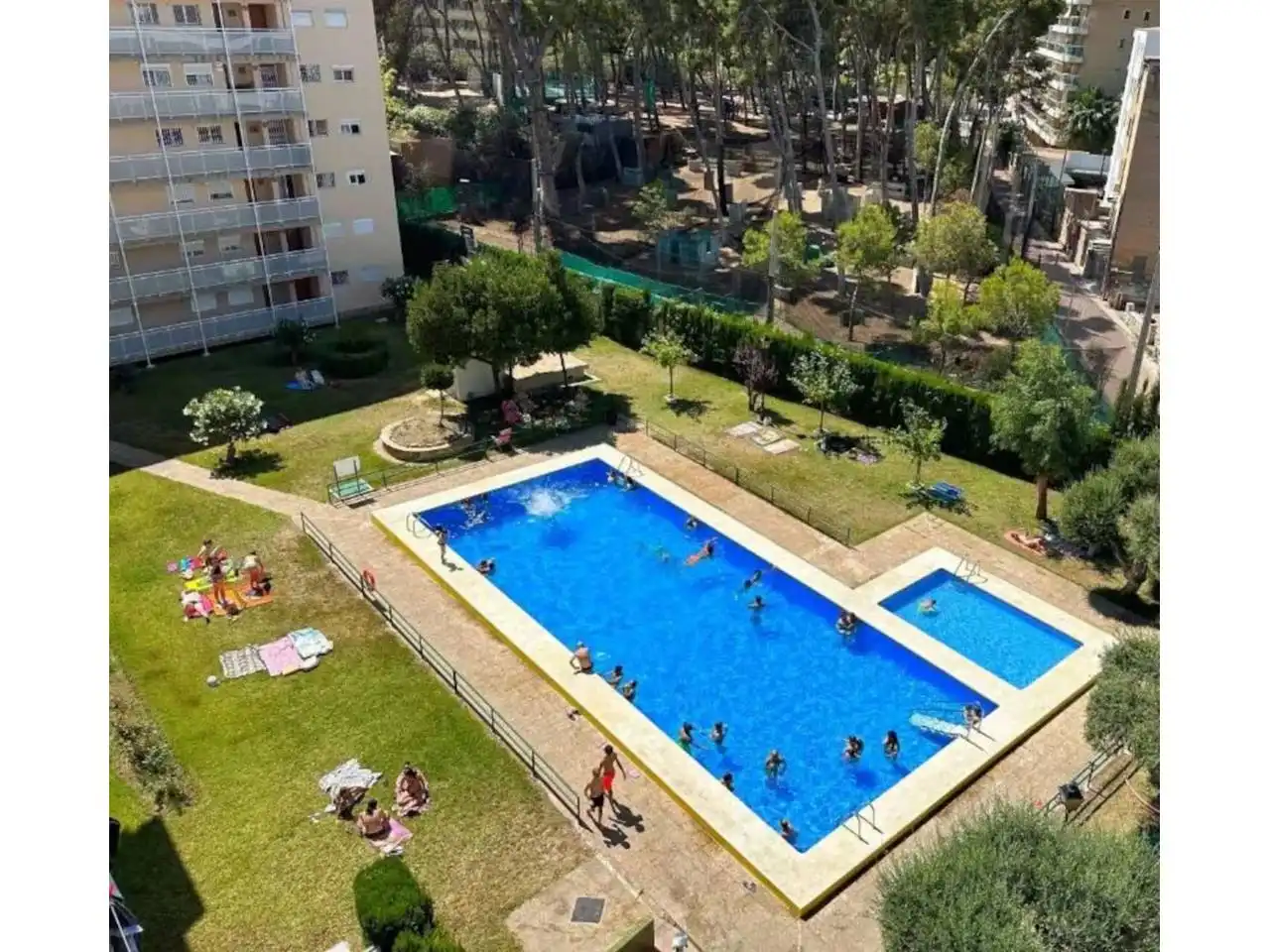 Piscina de Apartamento en venta en Salou con Aire acondicionado, Terraza y Piscina comunitaria