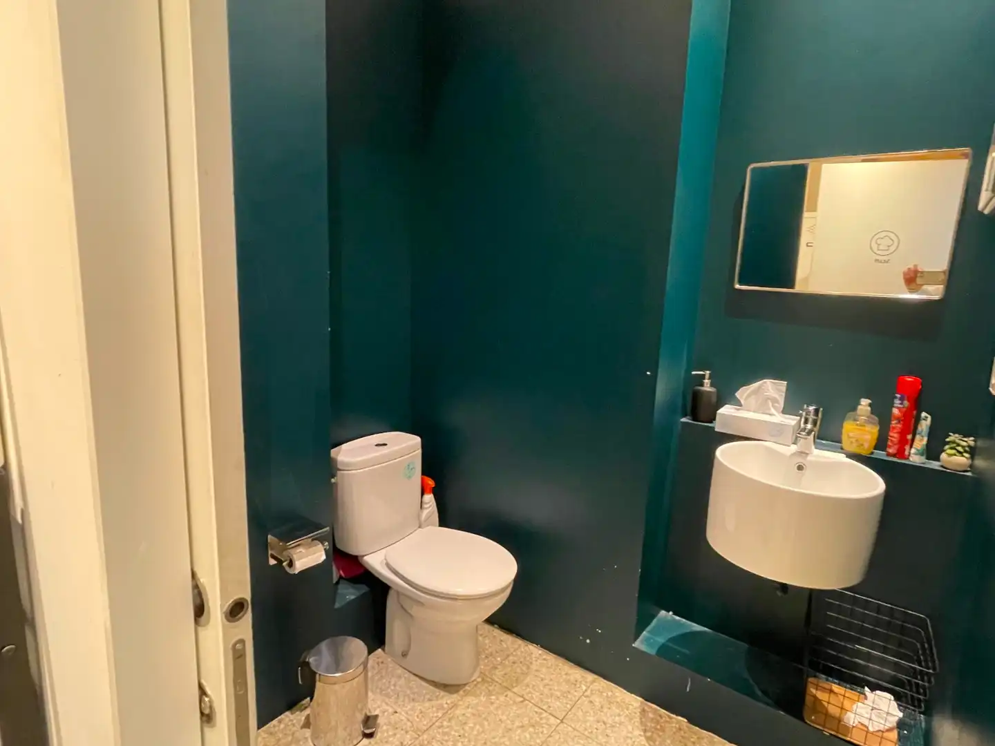 Baño de Local en traspaso en Barcelona con Aire acondicionado y Amueblado