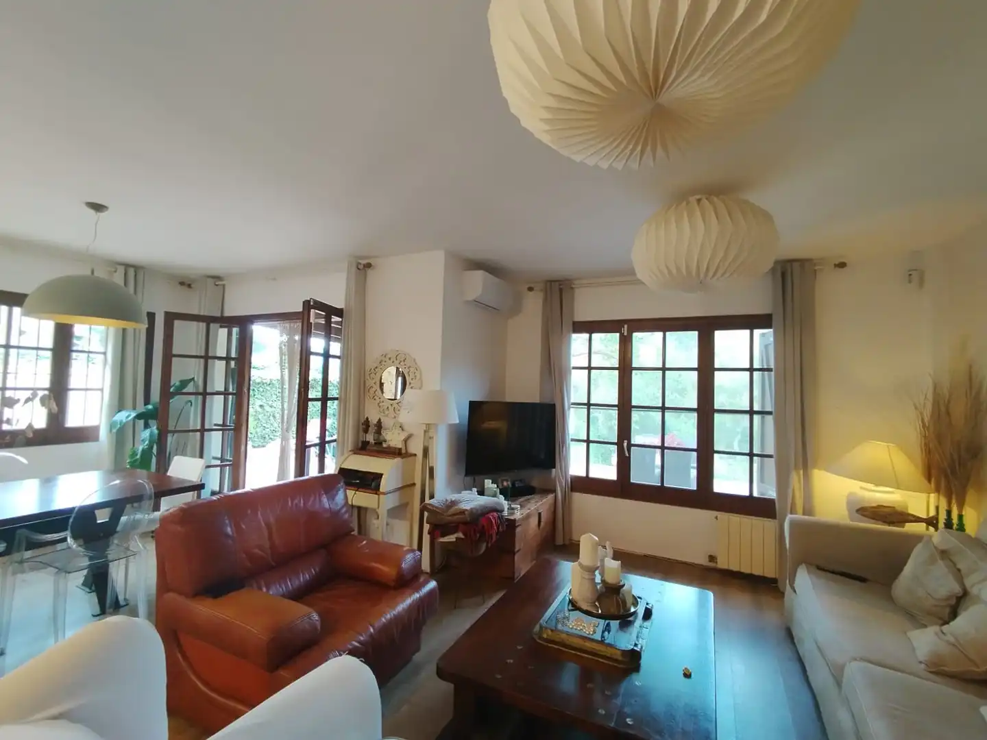 Wohnzimmer von Einfamilien-Reihenhaus zum Verkauf in Santa Cristina d'Aro mit Heizung und Terrasse
