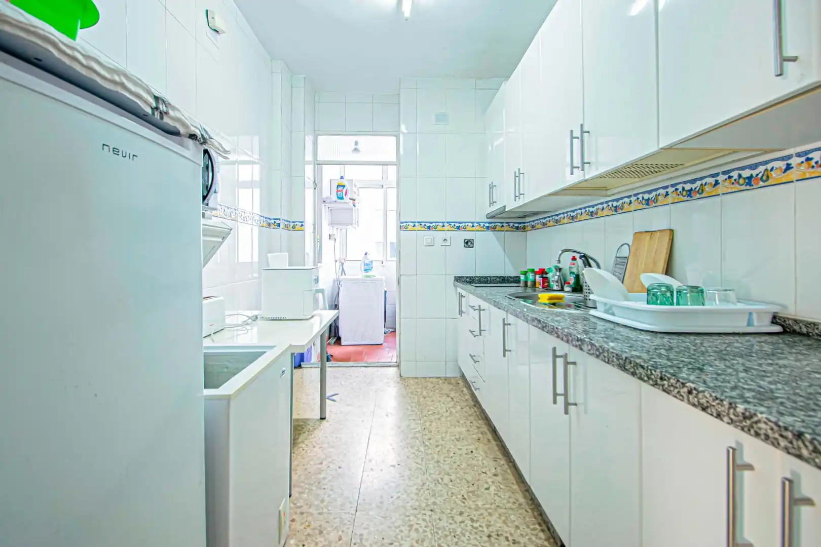 Kitchen of Flat for sale in Sevilla  with Air Conditioner, Terrace and Furnished