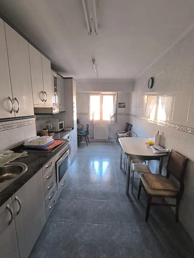 Cocina de Piso en venta en Bilbao  con Calefacción, Parquet y Amueblado