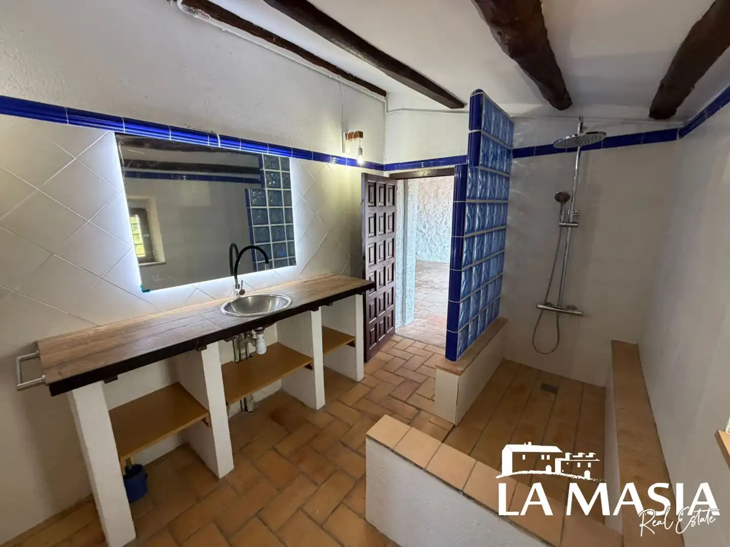 Baño de Finca rústica de alquiler en Canyelles con Aire acondicionado, Calefacción y Trastero