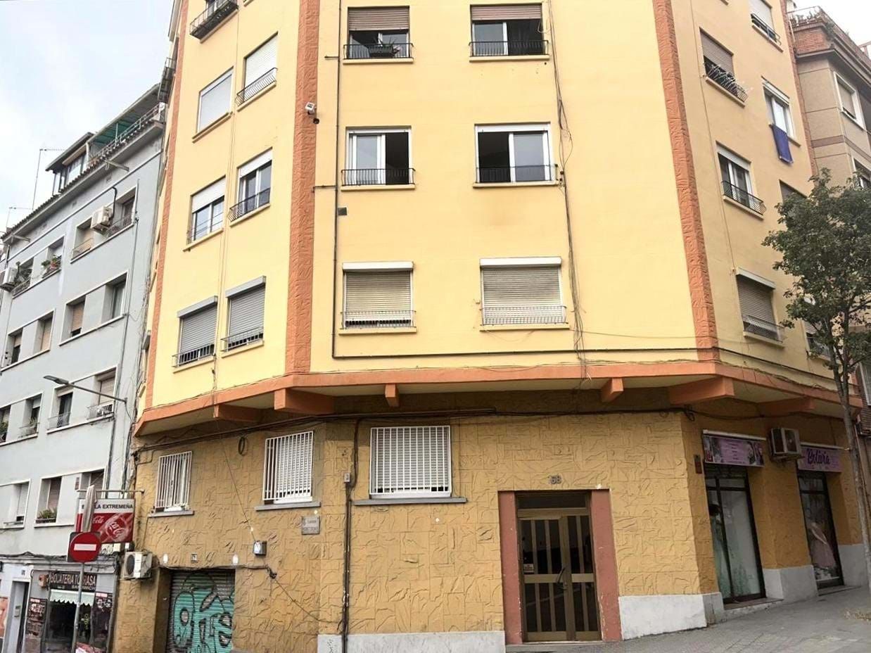 Exterior view of Flat for sale in L'Hospitalet de Llobregat