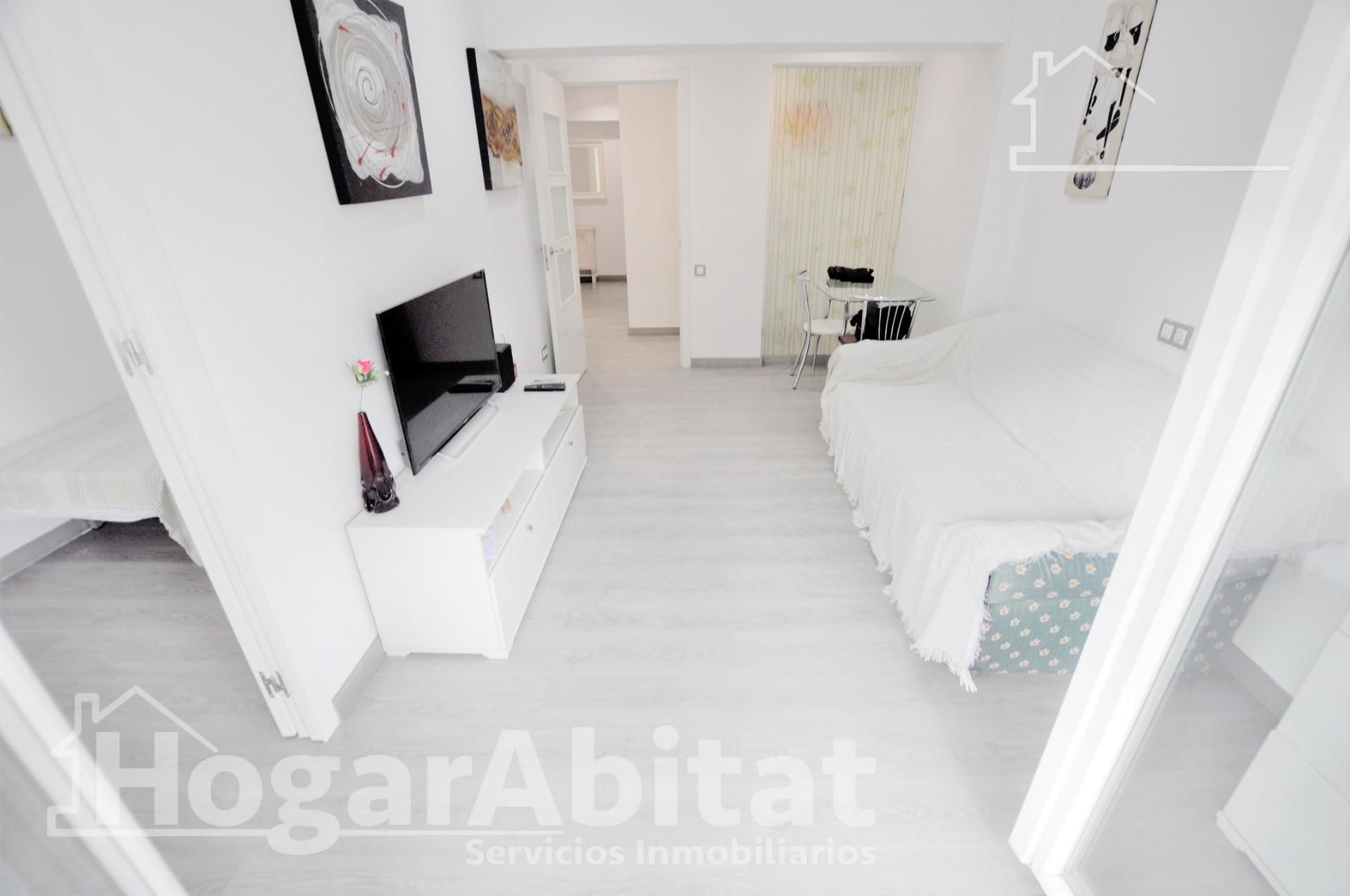 Bedroom of Flat for sale in  Valencia Capital  with Air Conditioner, Heating and Balcony