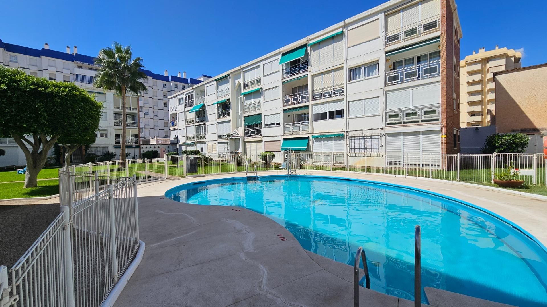 Apartment to rent in Avenida MANUEL MENA PALMA, 14, Cortijo Torrequebrada, Torrequebrada