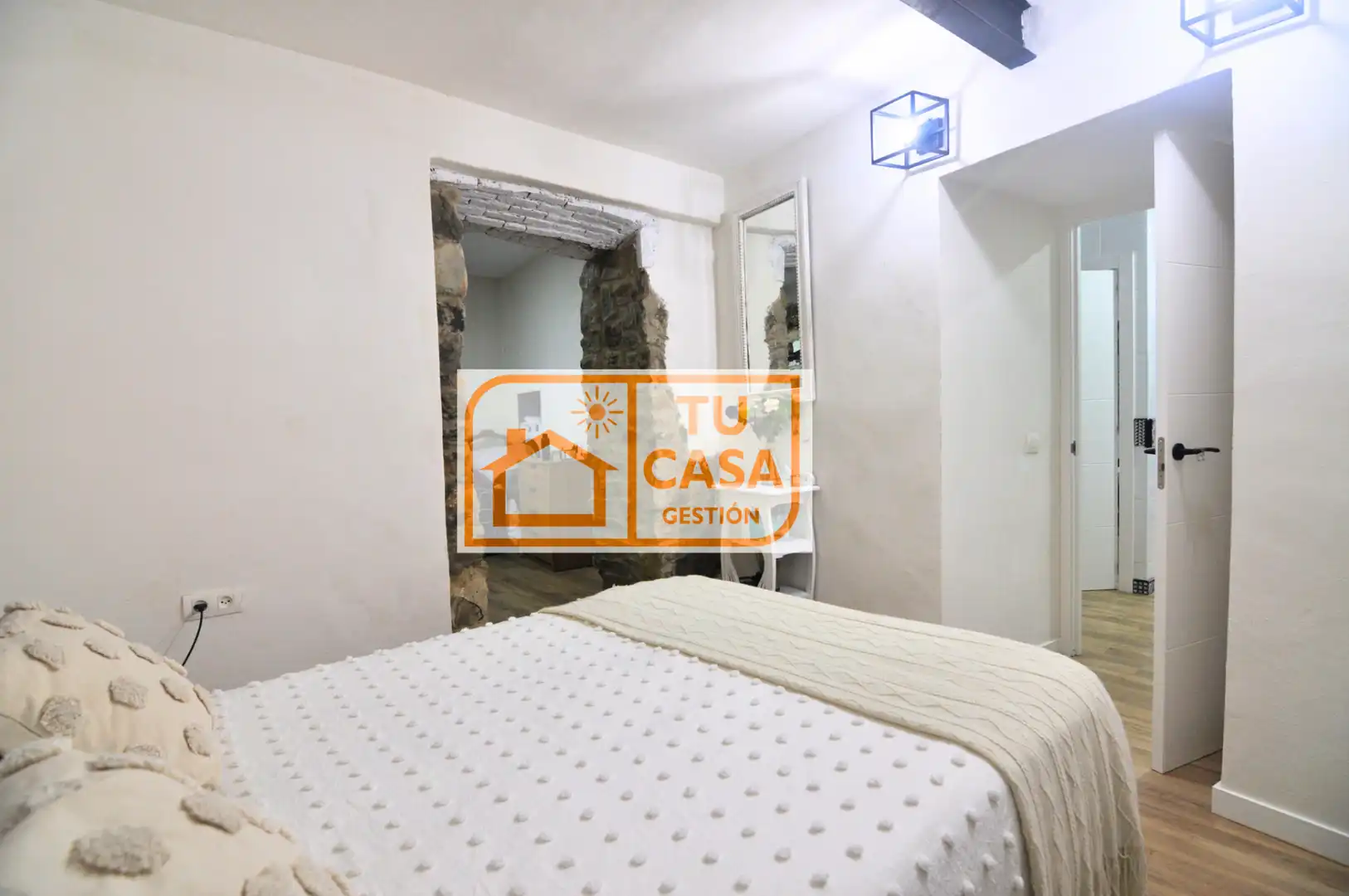 Casa adosada en venta en Cáceres con Parquet, Horno y Lavadora