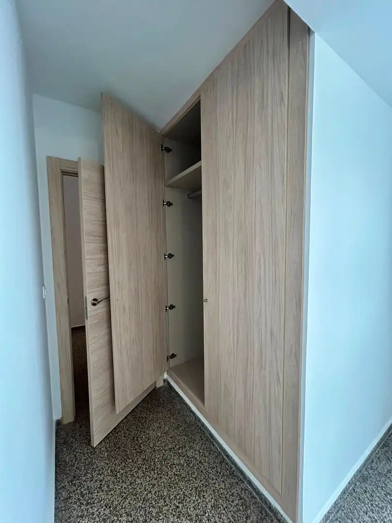 Schlafzimmer von Wohnung zur Miete in Valencia mit Balkon