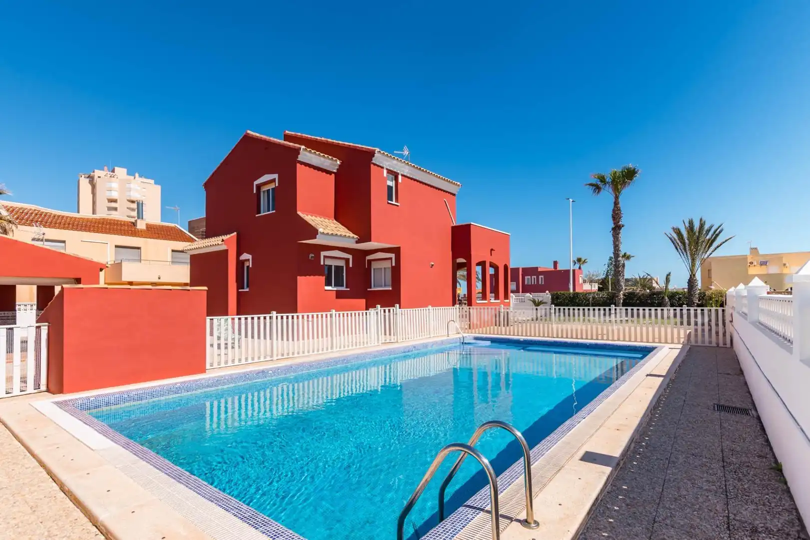 Piscina de Casa o chalet en venta en La Manga del Mar Menor con Aire acondicionado, Calefacción y Jardín privado