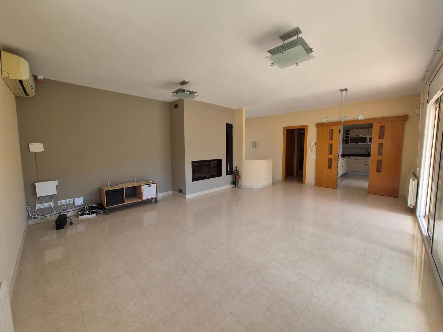 Sala d'estar de Casa o xalet en venda en Tordera amb Aire condicionat, Calefacció i Terrassa