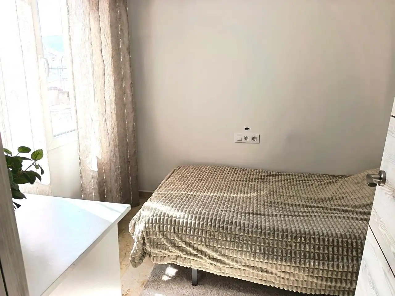 Habitación de Piso en venta en Oliva con Aire acondicionado