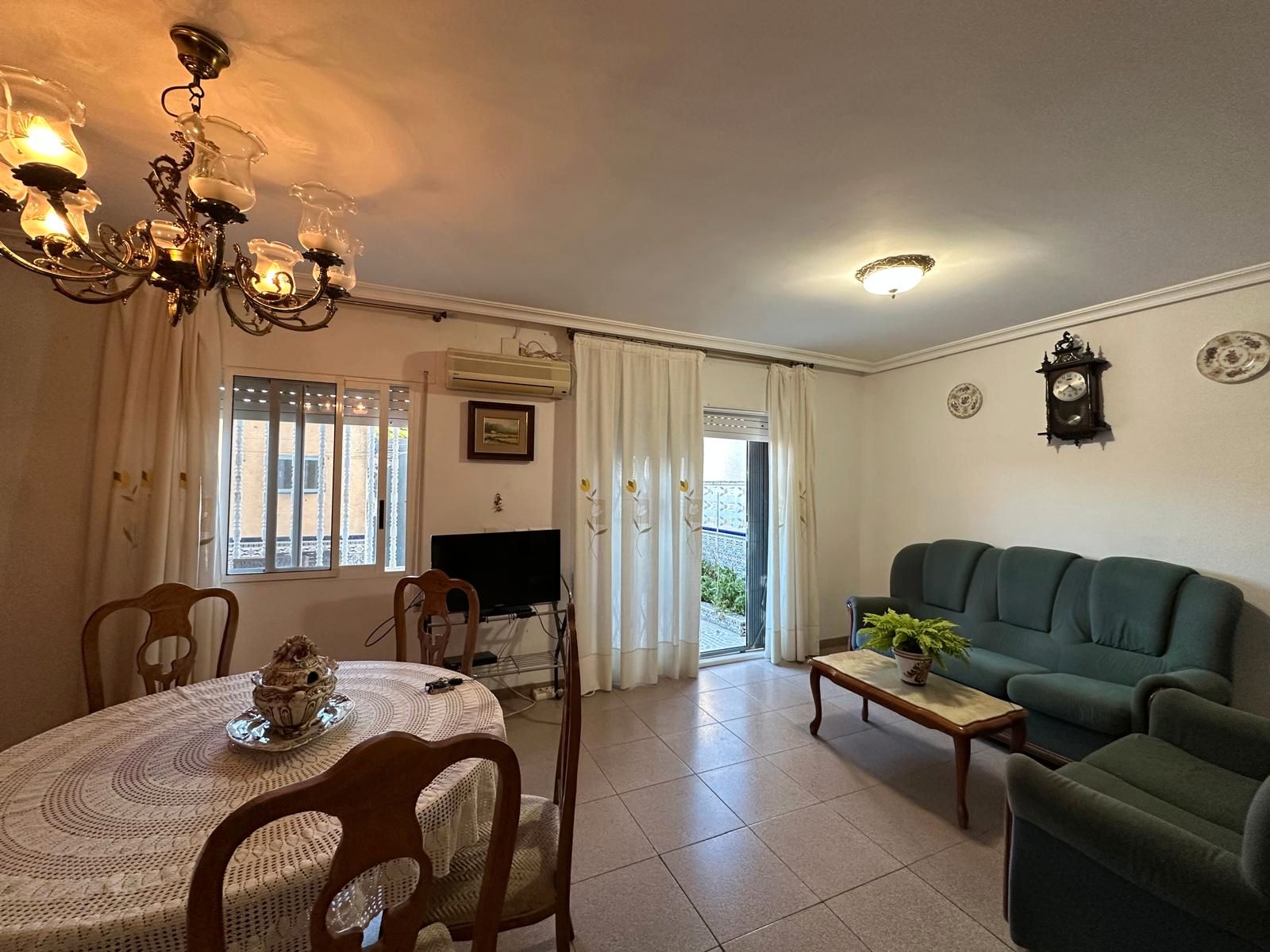 Casa adosada en venta en Casco Urbano