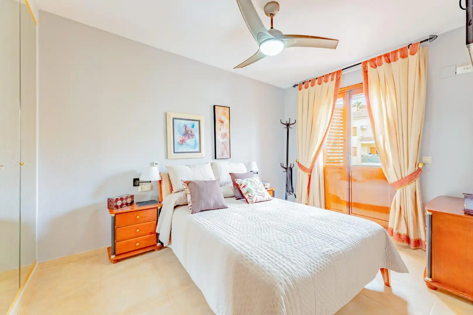 Habitación de Casa adosada en venta en Chiva con Aire acondicionado, Calefacción y Terraza