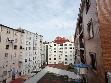 Wohnung mit Balkon zum Verkauf in Calixto Diez Kalea