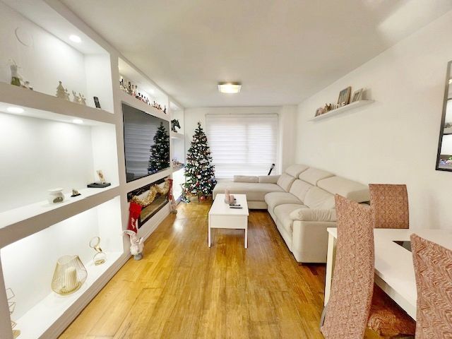 Sala de estar de Piso en venta en Santander con Calefacción, Parquet y Trastero