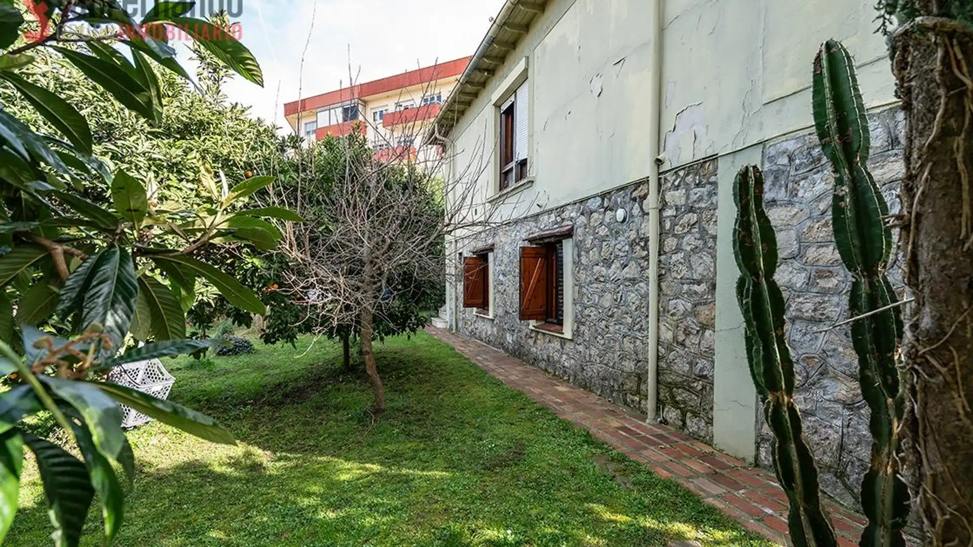 Vista exterior de Casa o chalet en venta en Torrelavega 