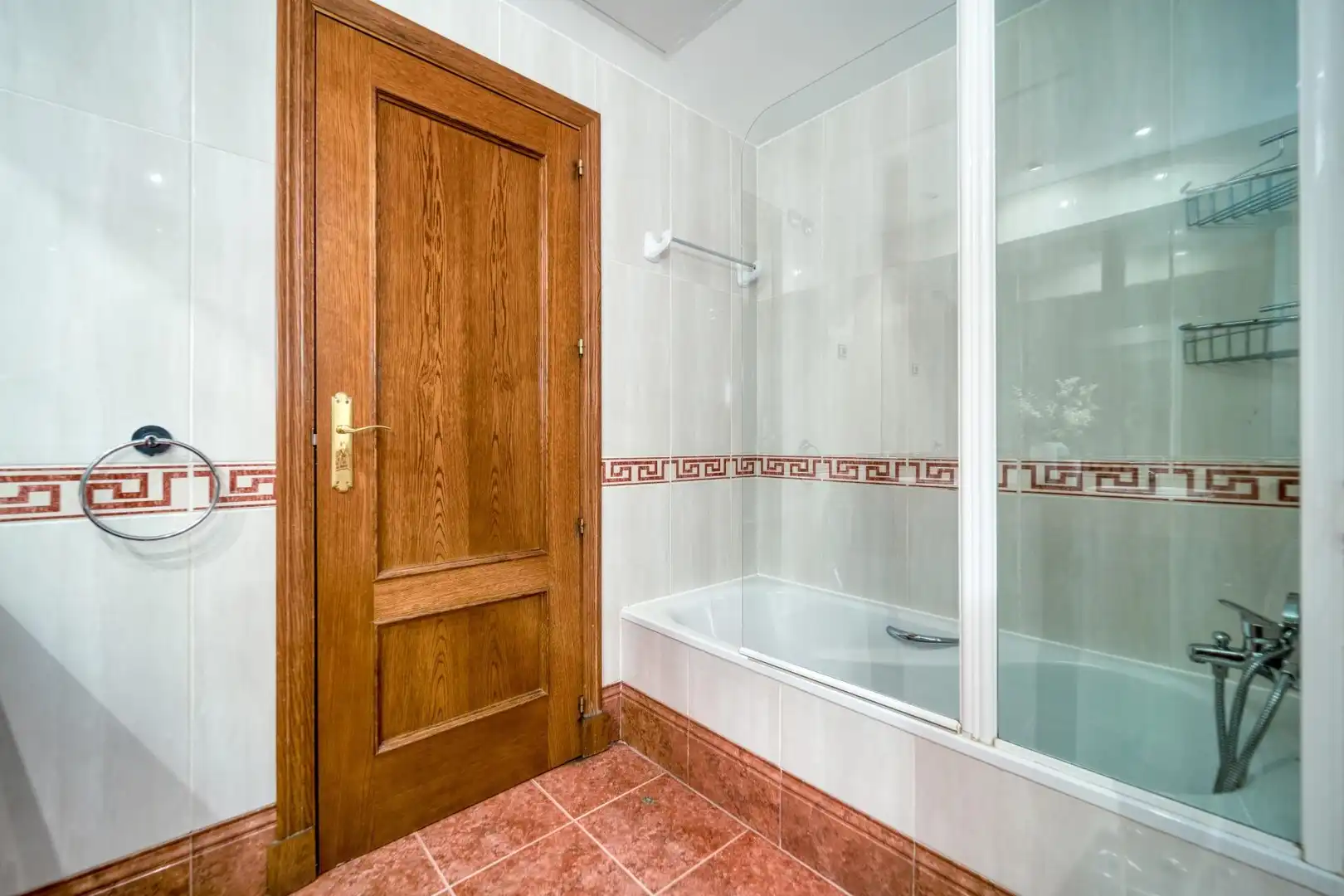 Baño de Piso en venta en Majadahonda con Calefacción, Terraza y Trastero