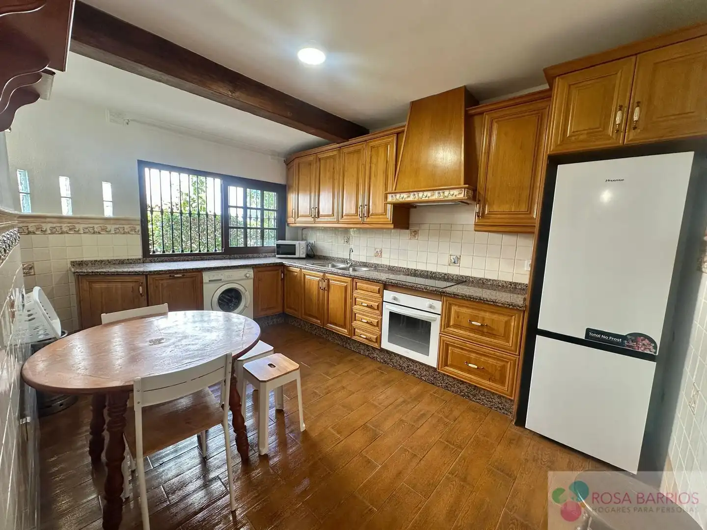 Cocina de Casa adosada de alquiler en Estepona con Terraza y Piscina comunitaria