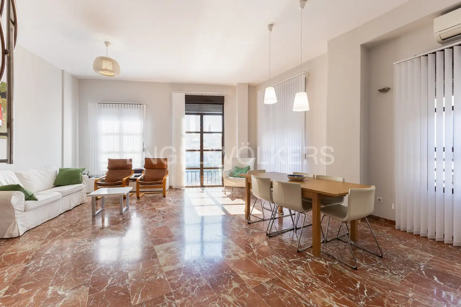 Außenansicht von Dachboden zum Verkauf in Valencia mit Klimaanlage, Heizung und Terrasse
