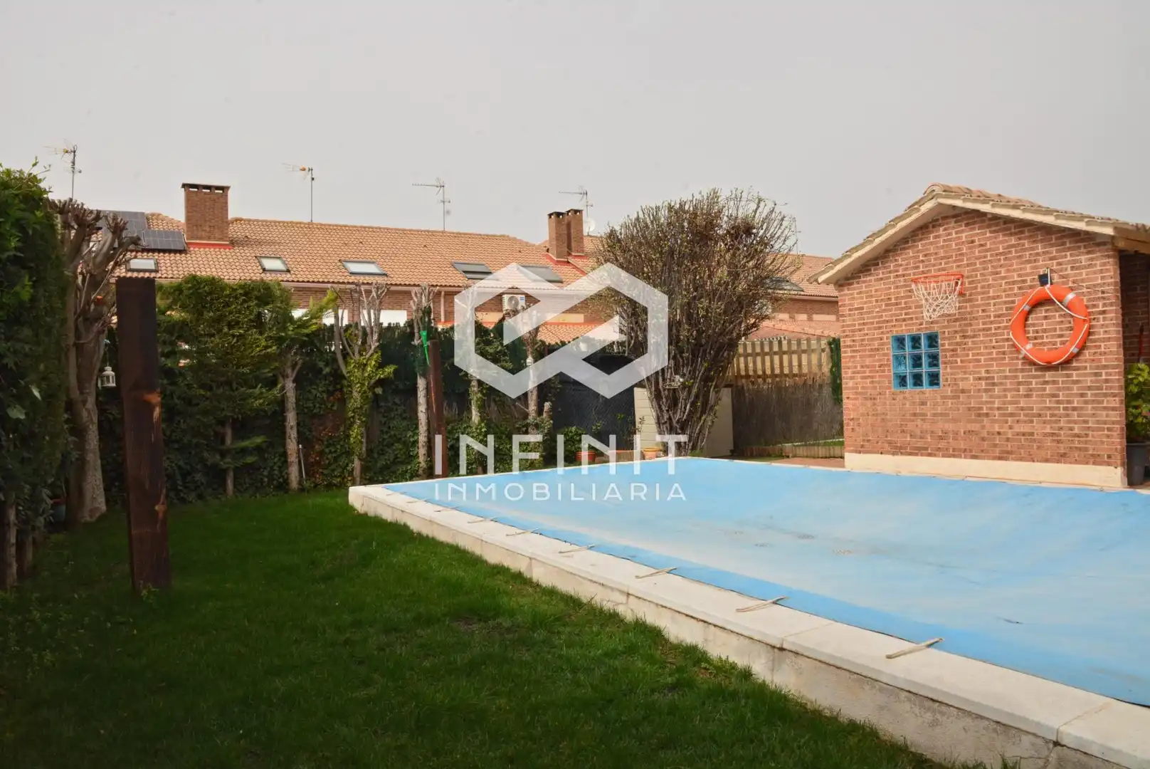 Casa adosada en venta en Villanueva de la Torre
