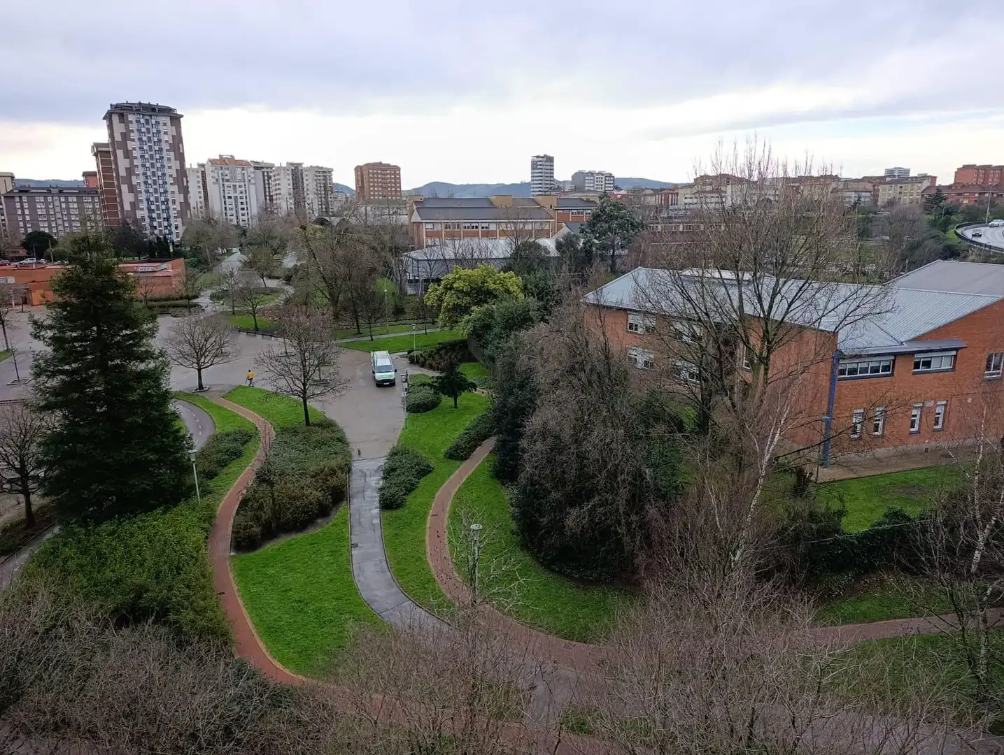 Vista exterior de Pis en venda en Gijón  amb Calefacció, Parquet i Traster