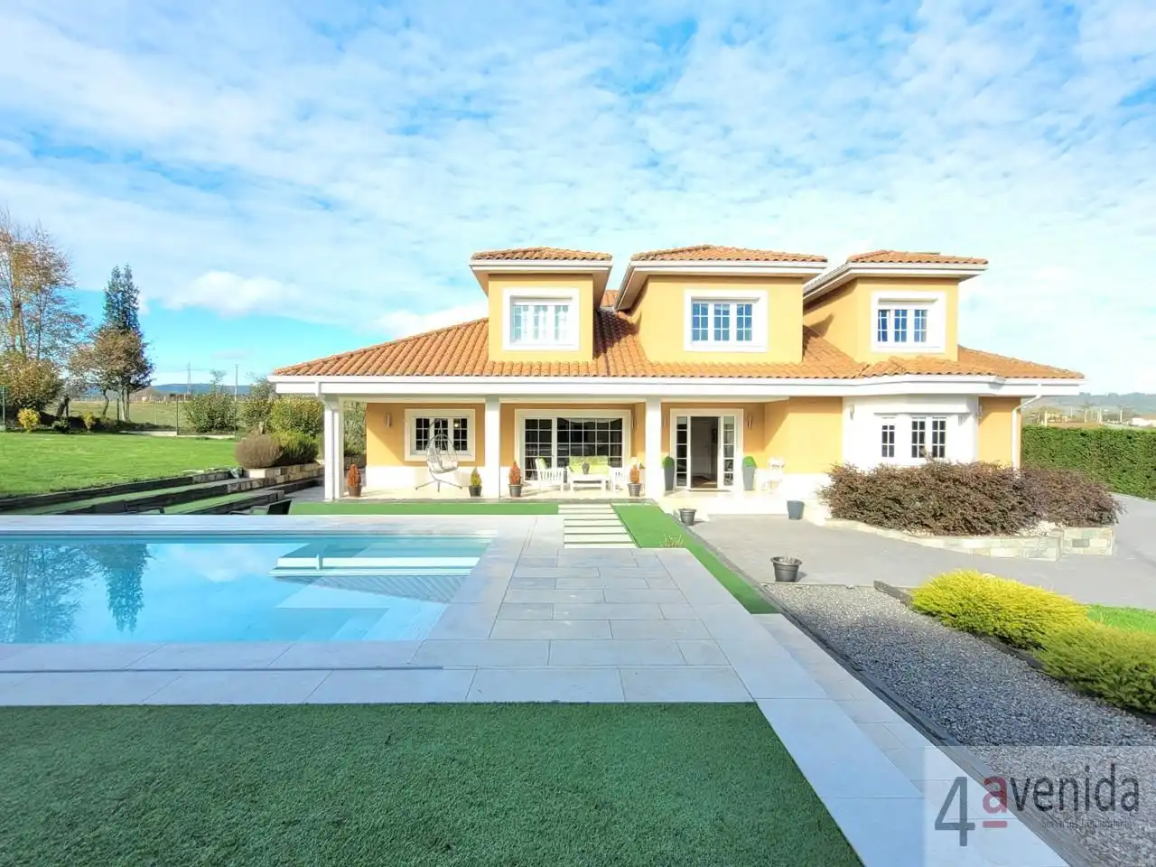 Exterior view of Houses for sale in Las Regueras    with Heating, Private garden and Swimming Pool