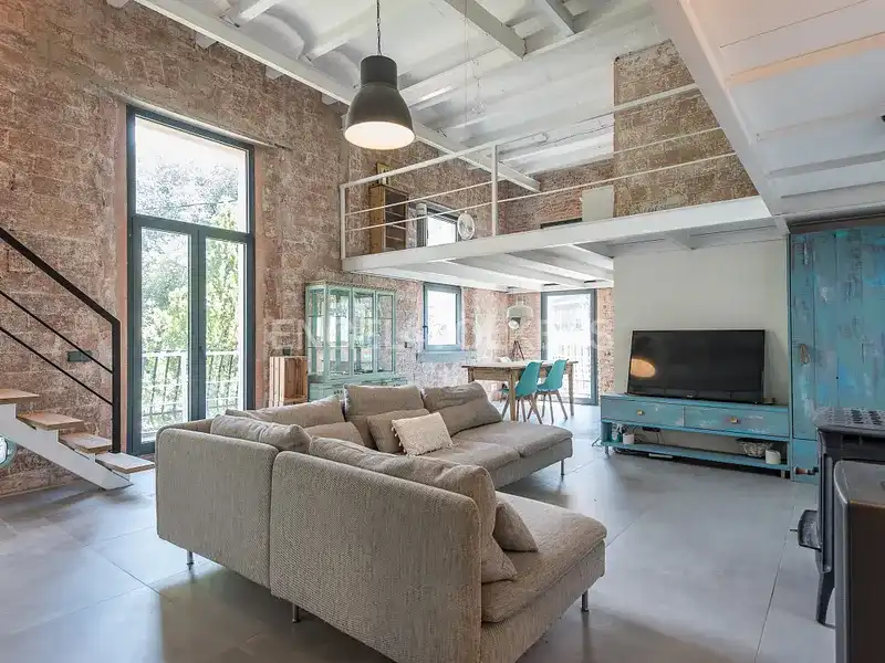 Sala de estar de Dúplex de alquiler en Barcelona con Aire acondicionado, Calefacción y Parquet