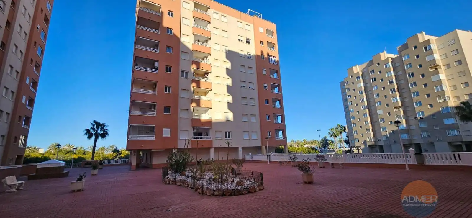 Exterior view of Flat for sale in La Manga del Mar Menor  with Terrace, Storage room and Furnished
