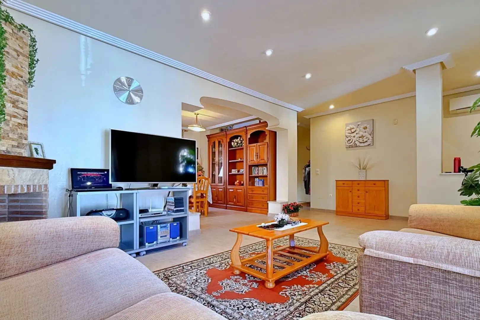 Sala d'estar de Casa o xalet en venda en Orihuela amb Calefacció, Jardí privat i Terrassa