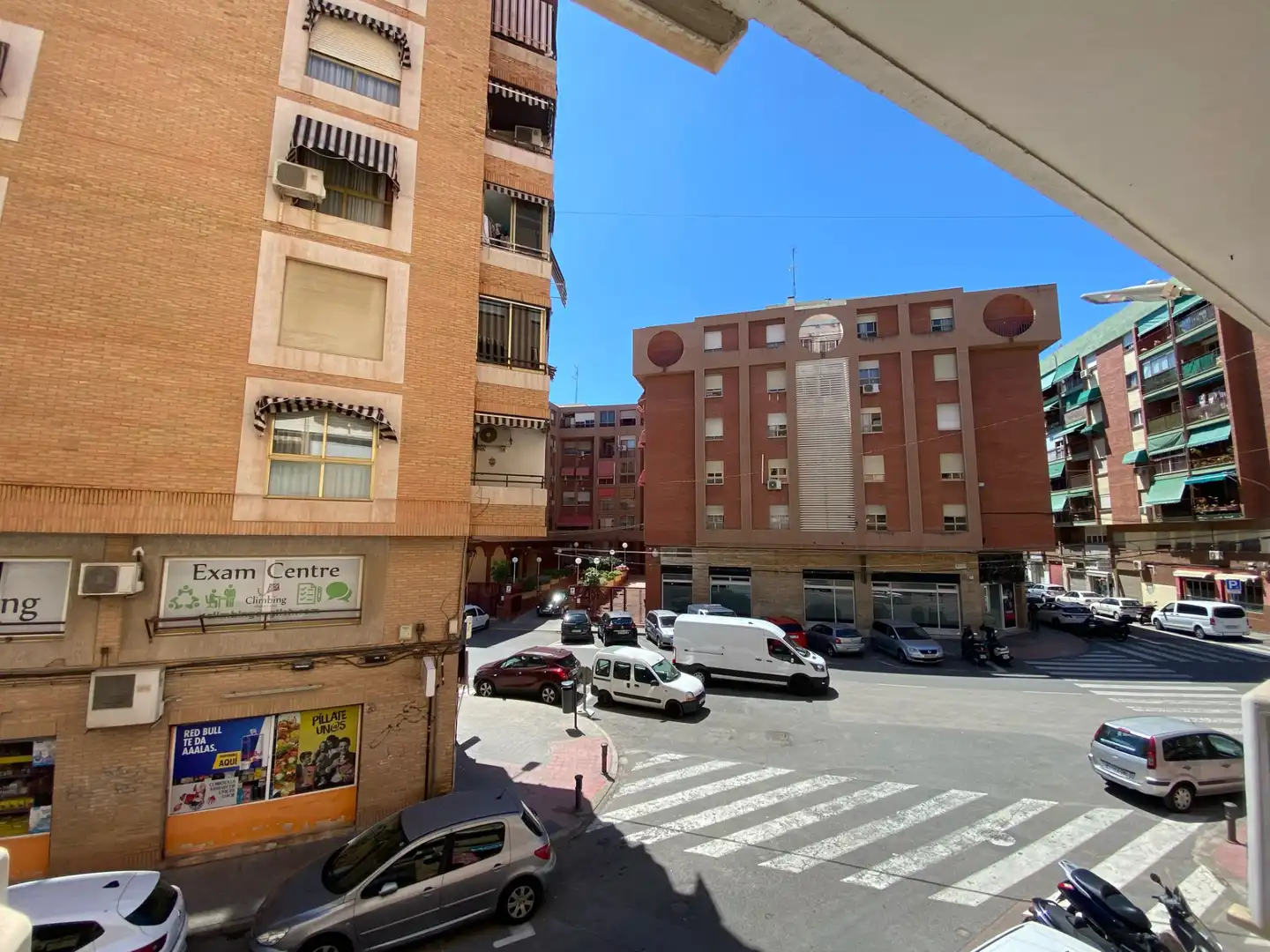 Vista exterior de Local en venda en Alicante / Alacant amb Moblat
