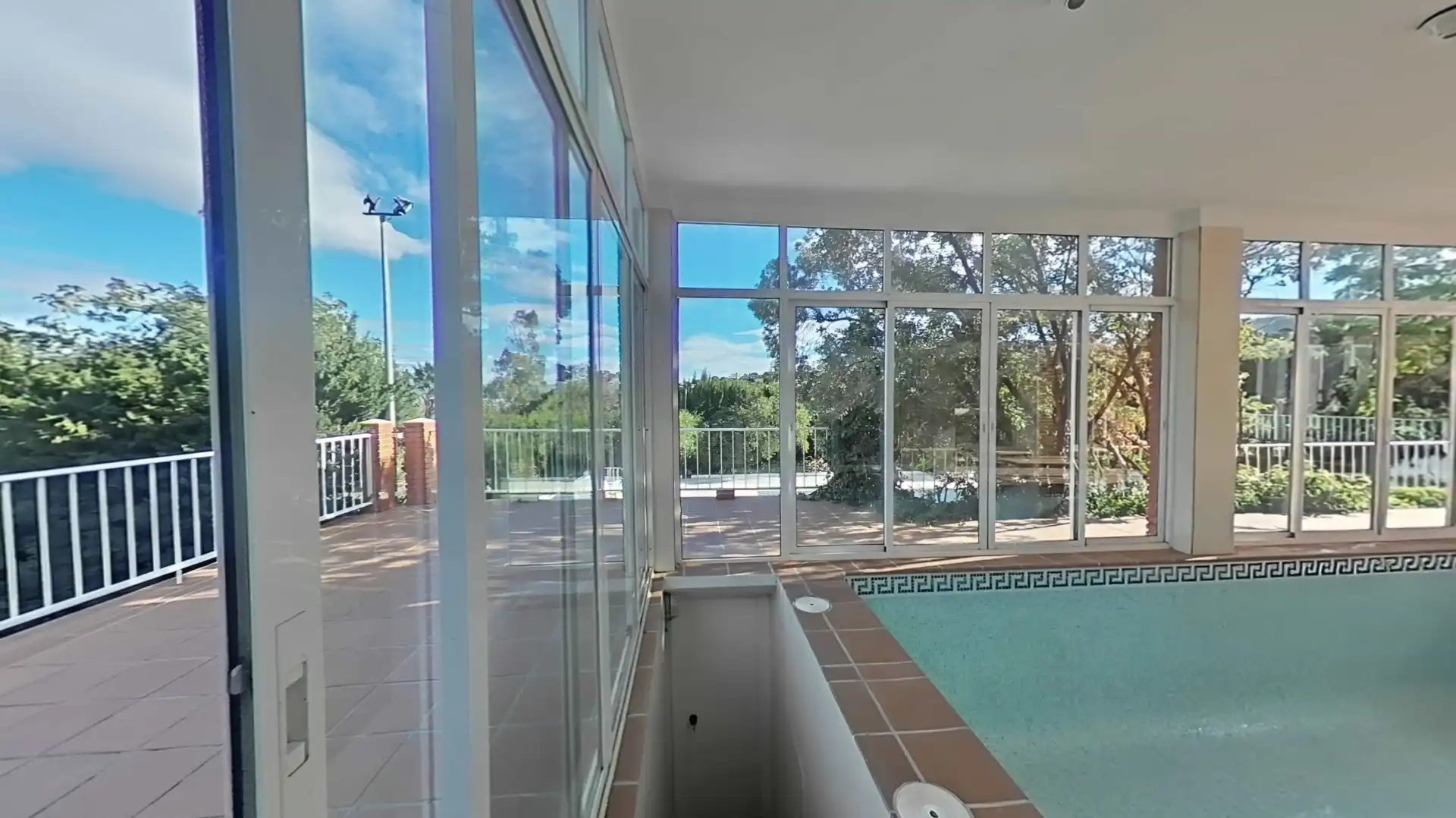 Piscina de Casa o xalet en venda en Alhaurín de la Torre amb Aire condicionat, Calefacció i Jardí privat