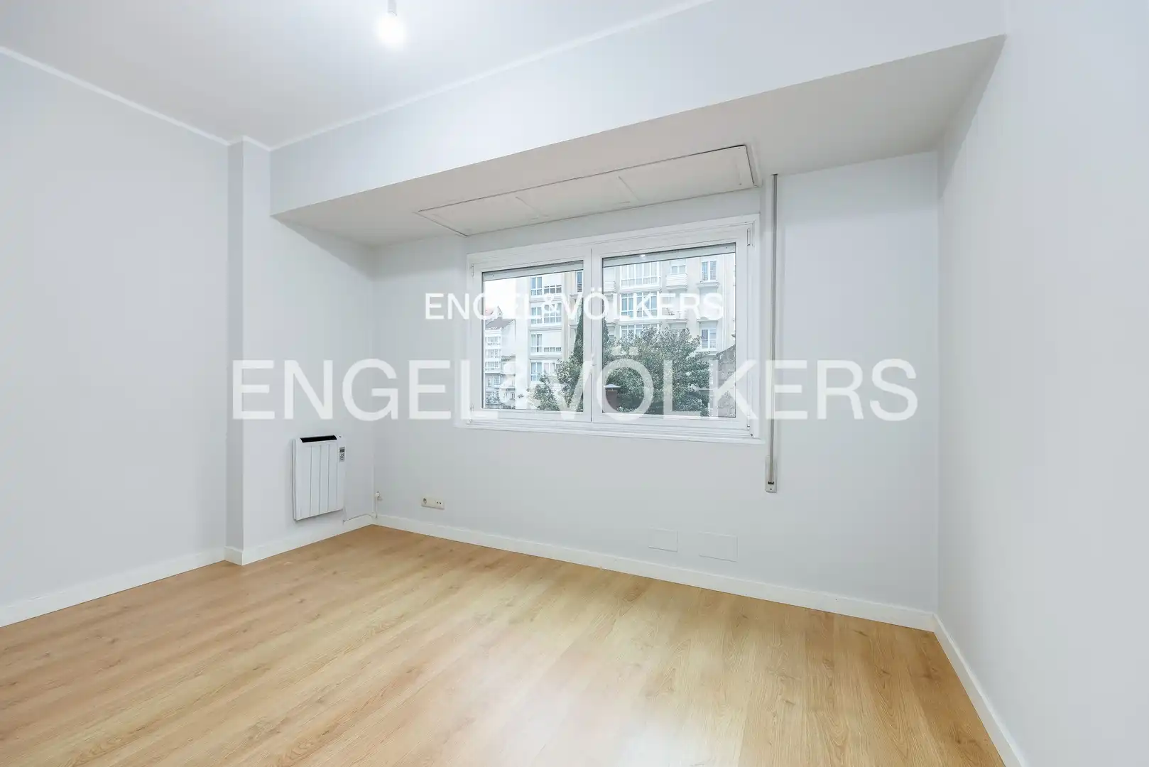 Habitación de Piso en venta en Vigo  con Calefacción, Terraza y Balcón