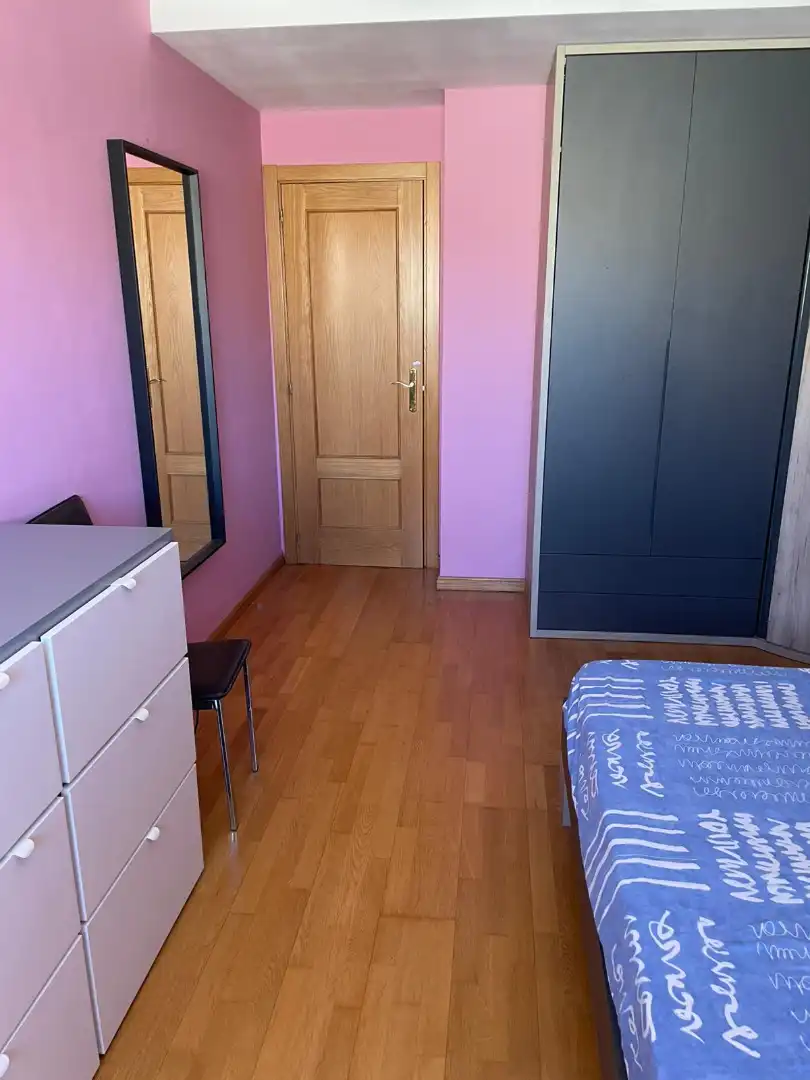 Bedroom of Flat for sale in Tudela de Duero  with Heating, Parquet flooring and Furnished
