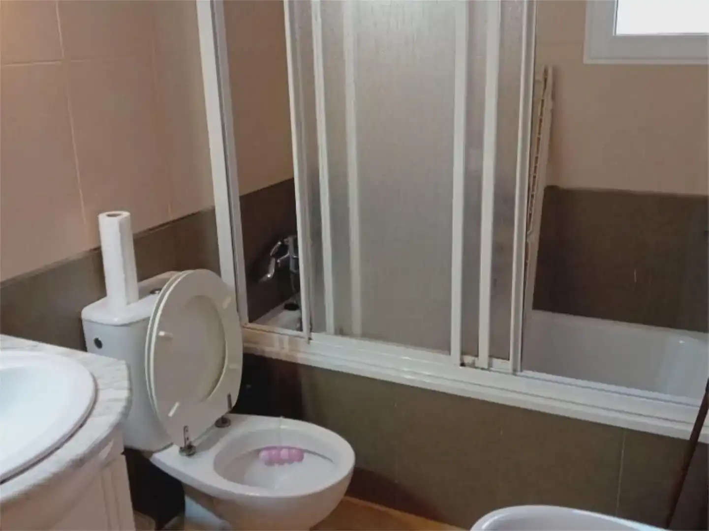Badezimmer von Dachboden zum Verkauf in Torrevieja mit Klimaanlage