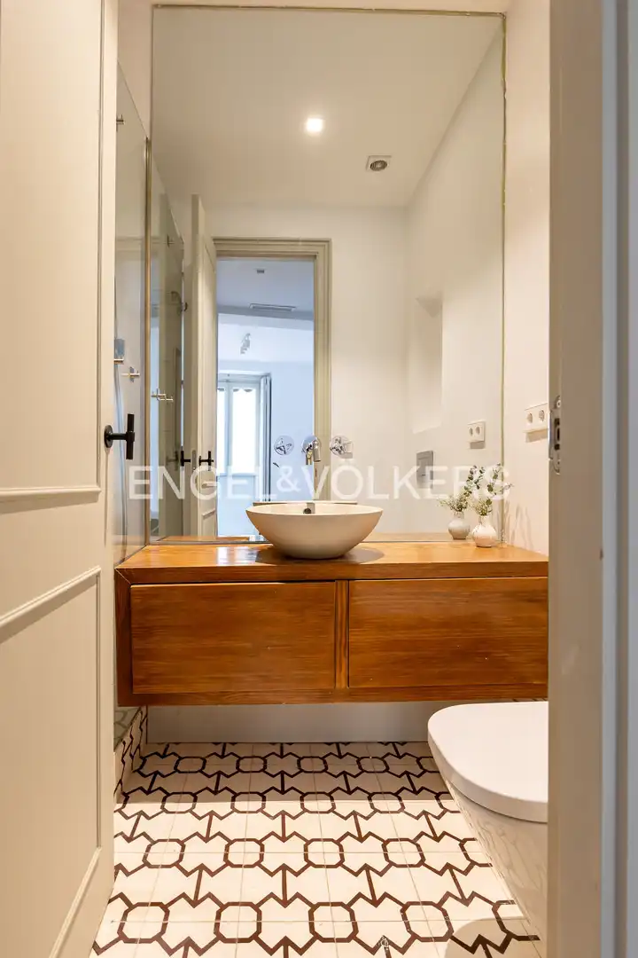 Badezimmer von Wohnung zur Miete in Madrid mit Klimaanlage, Heizung und Möbliert