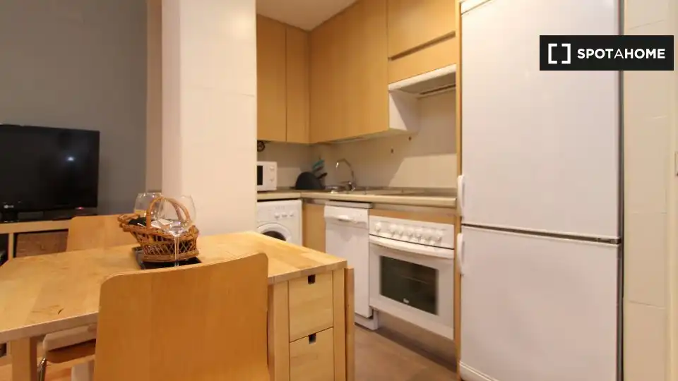 Flat for rent in Adelfas