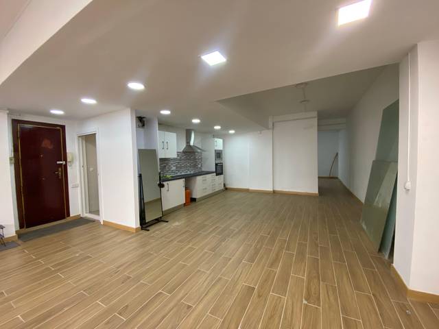 Local comercial en Venta en Carrer de Joan de Peguera en El Camp de l'Arpa del Clot