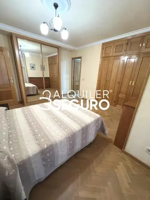 Bedroom of Flat for rent in Aranjuez  with Air Conditioner, Heating and Furnished