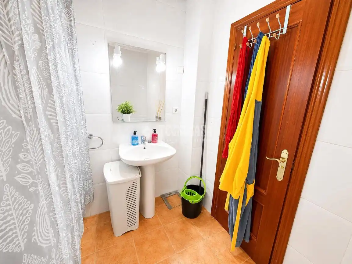 Bathroom of Flat for sale in Illescas  with Air Conditioner, Heating and Terrace