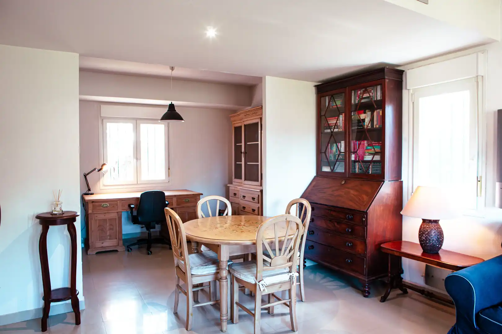 Dining room of Houses for sale in Espartinas  with Air Conditioner, Private garden and Oven