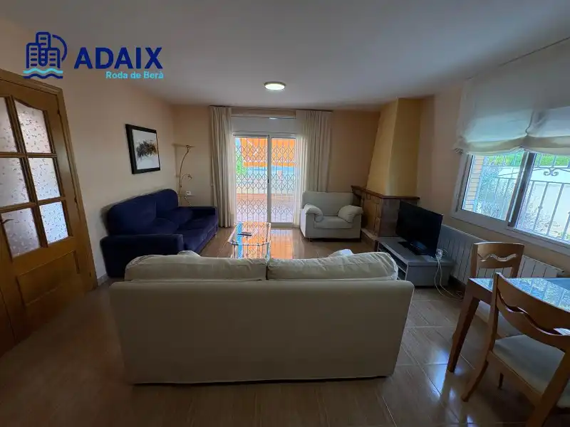 Living room of Houses for sale in Roda de Berà  with Air Conditioner, Heating and Terrace